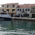 Milka With Sea View Διαμέρισμα *