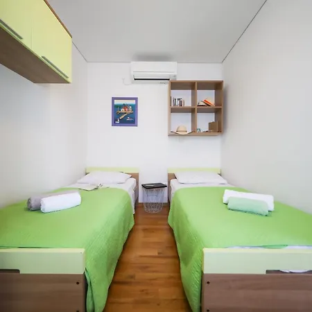 Milka With Sea View Apartamento