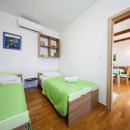 Apartment Milka Tisno