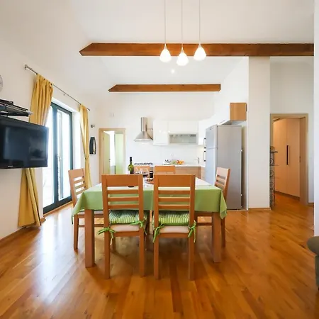 Apartment Milka *