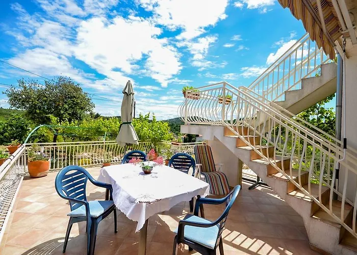 Milka With Sea View Appartement Tisno