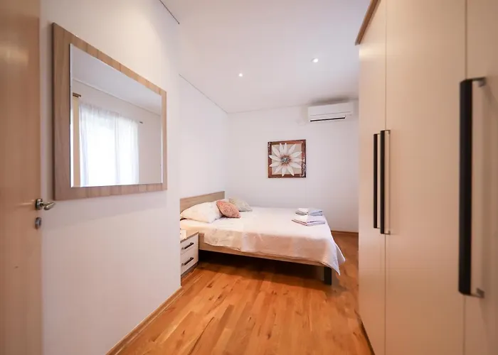 Milka With Sea View Appartement Tisno