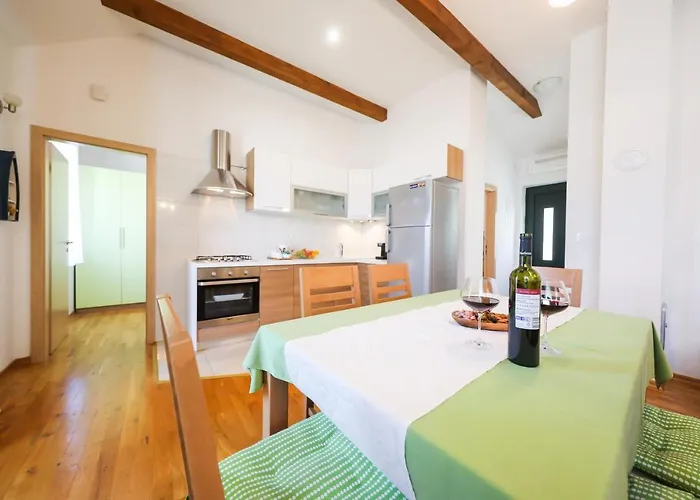 Appartement Milka With Sea View