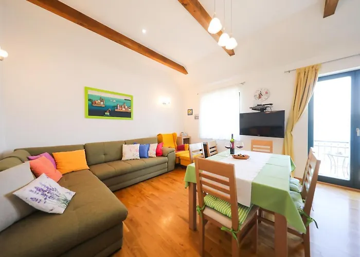 Milka With Sea View Apartament *