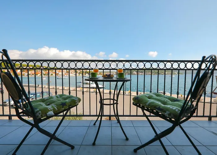 Milka With Sea View * Тисно